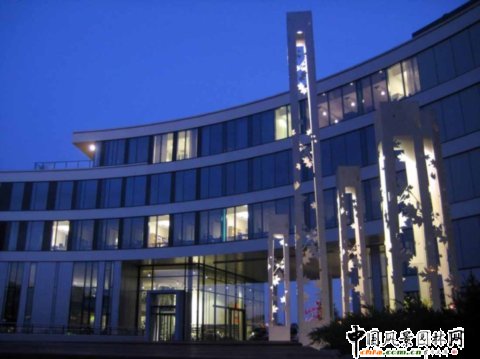 挪威奧斯陸奔馳汽車4S店室內(nèi)和建筑欣賞