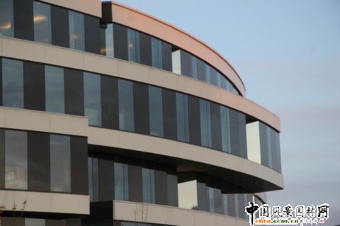 挪威奧斯陸奔馳汽車4S店室內(nèi)和建筑欣賞