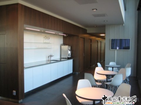 挪威奧斯陸奔馳汽車4S店室內(nèi)和建筑欣賞