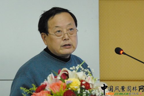 南京林業(yè)大學(xué)森林資源與環(huán)境學(xué)院教授湯庚國