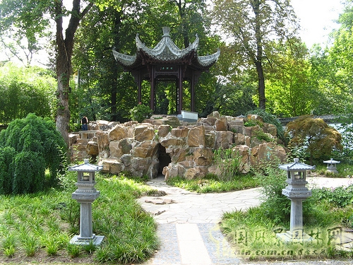 春華園