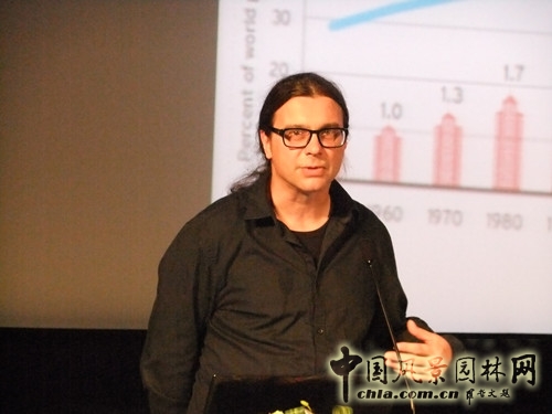 奧地利Ars Electronica 電子藝術(shù)中心解決方案部的高級總監(jiān)Michael Badics