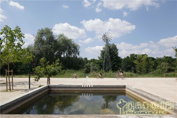 【8月23日頭條】法國(guó)LE PARC DU CHEMIN DE L’ILE濱水公園