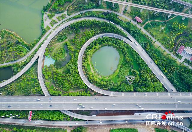 武漢青山區(qū)：從老鋼廠區(qū)到長(zhǎng)江“綠帶”