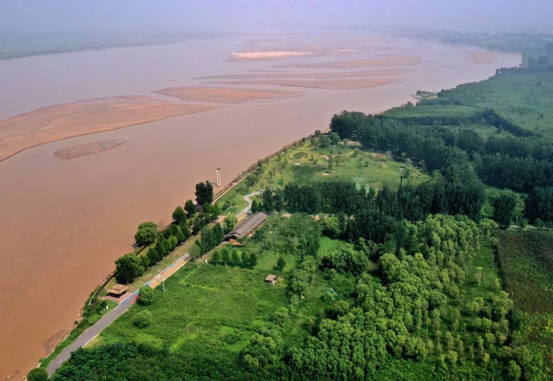 媒體批沿黃河地區“一縣一濕地、一縣一公園”做法