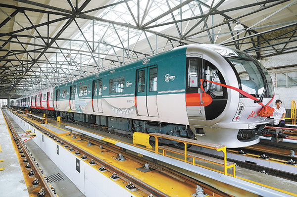還原60年代以來(lái)樣貌 北京地鐵“時(shí)光列車(chē)”試運(yùn)營(yíng)